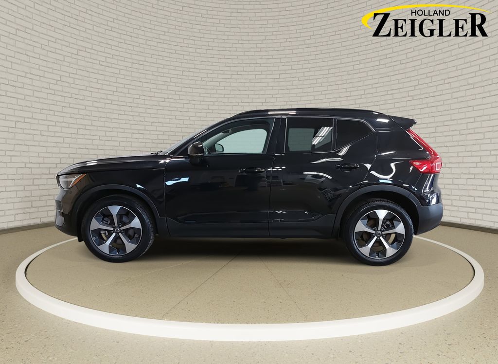 2024 VOLVO XC40 - Image 8