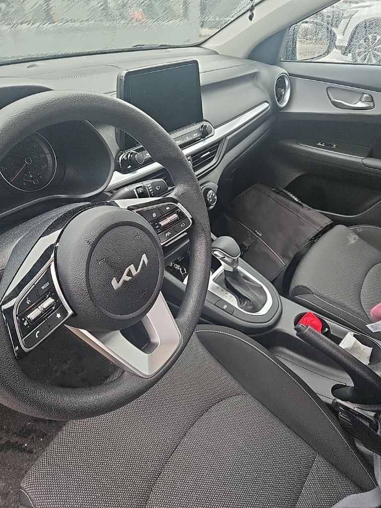 2023 KIA FORTE - Image 2