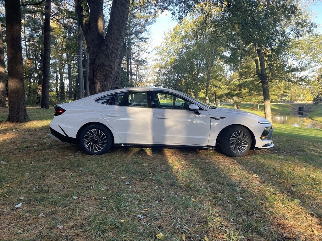 New 2026 Hyundai Sonata Hybrid Limited Sedan