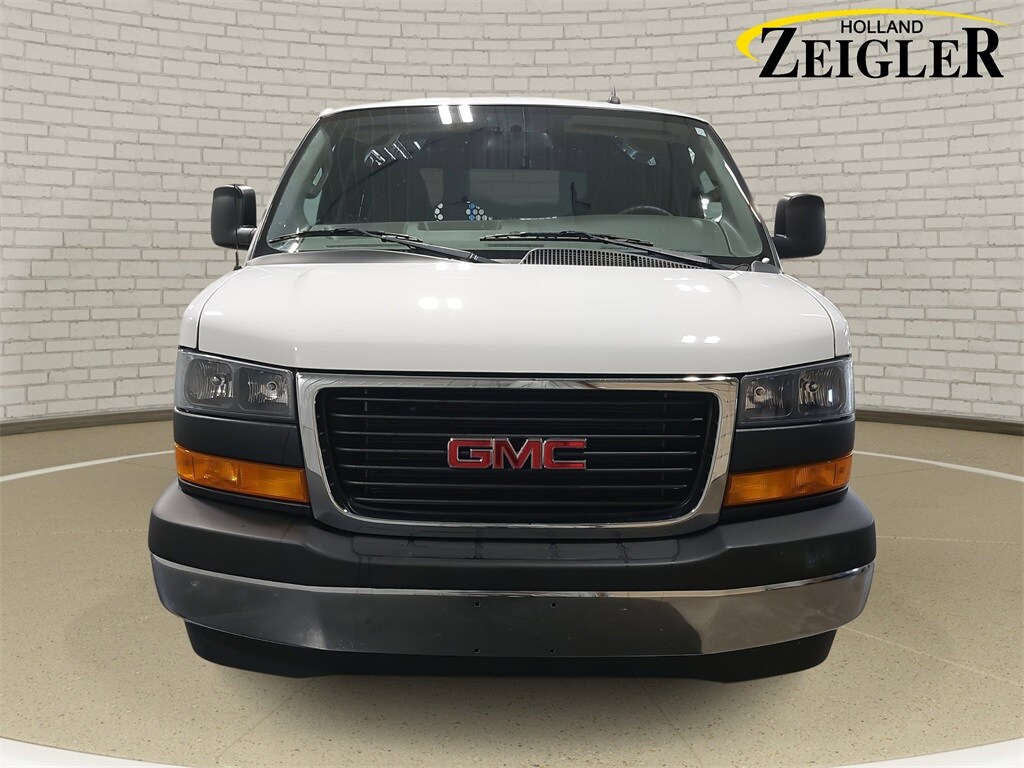 2023 Gmc Savana 2500 Cargo photo 2