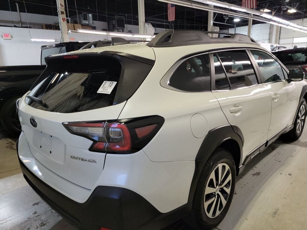 2023 Subaru Outback Premium photo 3