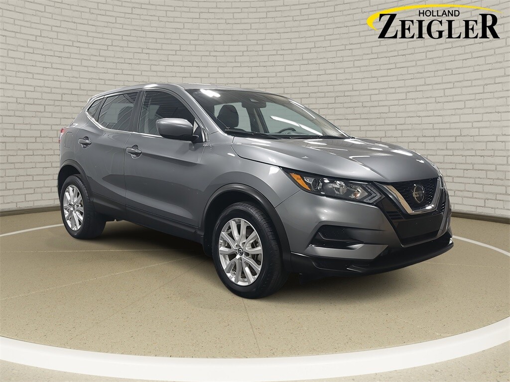 2022 Nissan Rogue Sport S photo 3