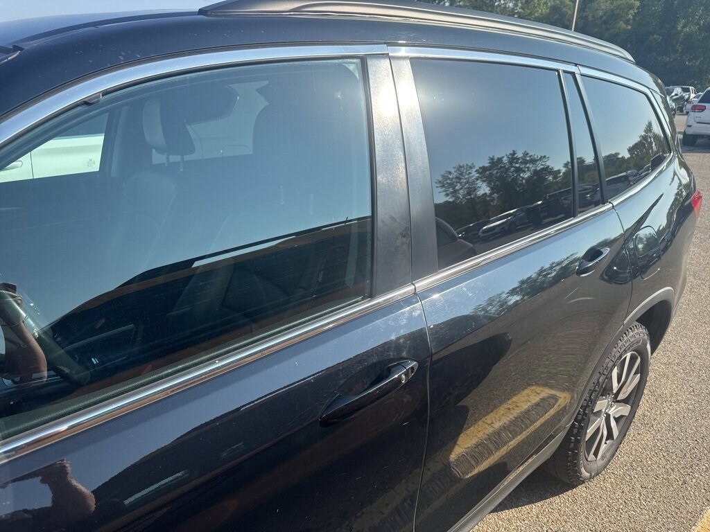 2020 Honda Pilot EX-L photo 3