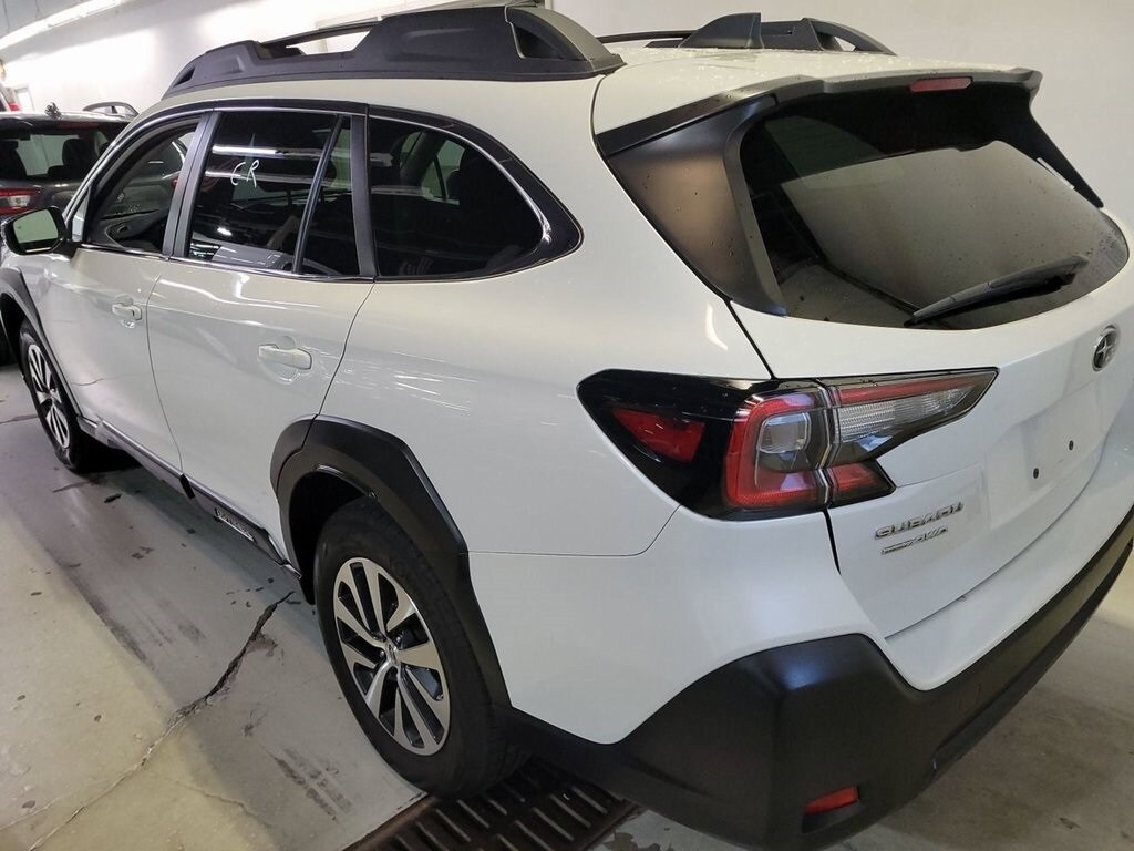 2023 Subaru Outback Premium photo 2