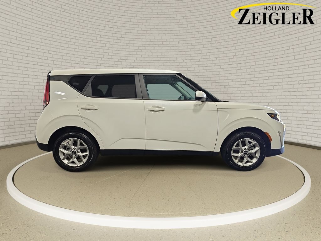 Certified 2025 Kia Soul LX Hatchback