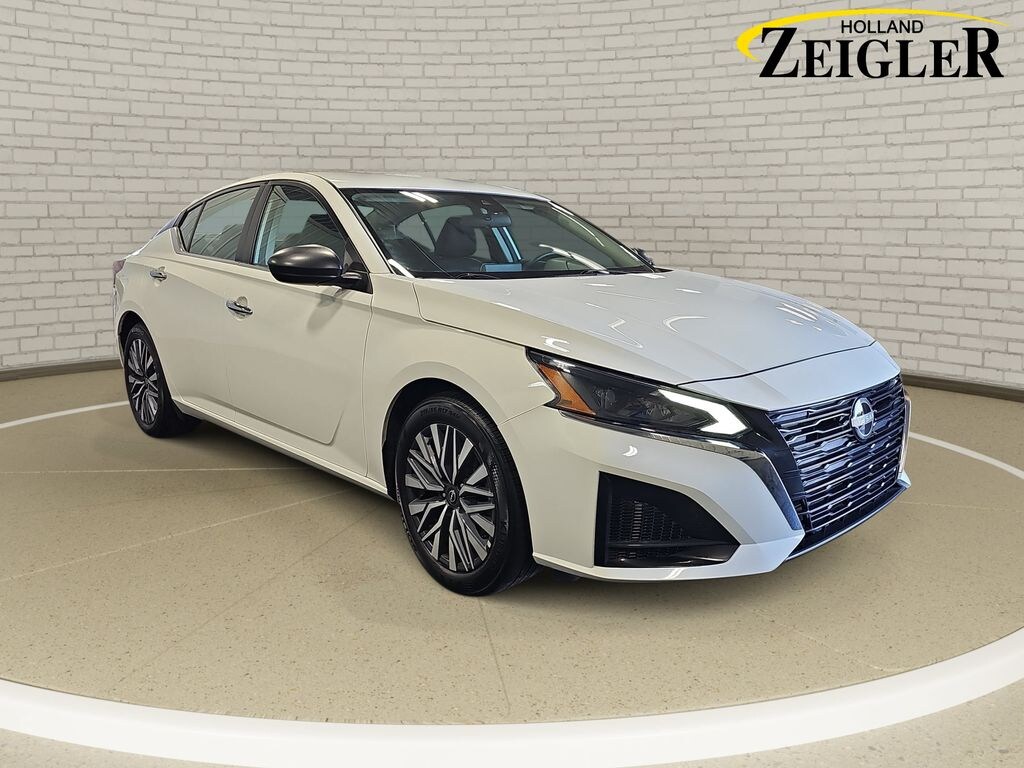 Used 2025 Nissan Altima 2.5 SV Sedan