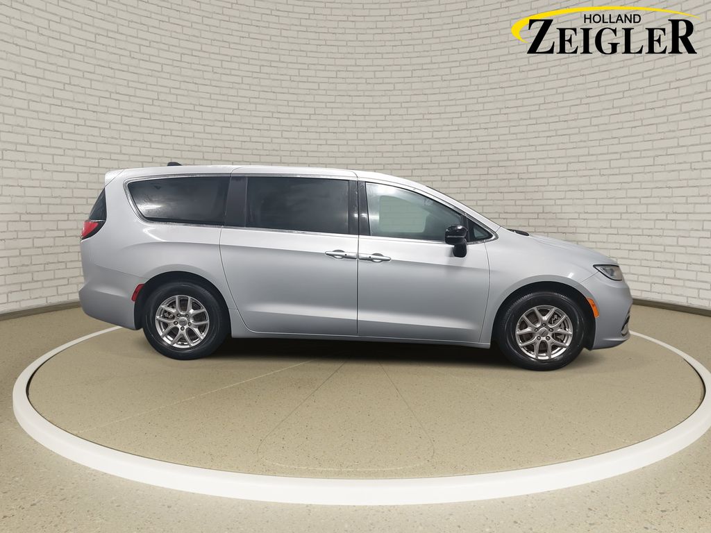 2024 CHRYSLER PACIFICA - Image 4