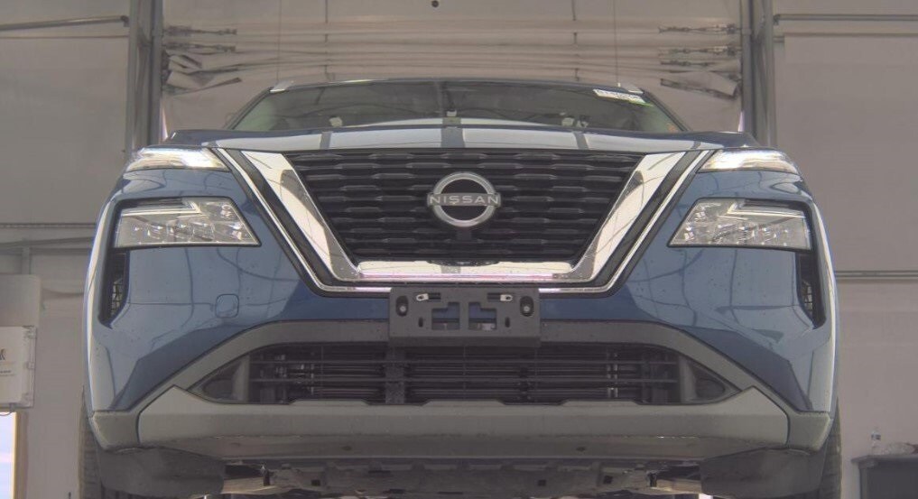 2023 Nissan Rogue SV photo 2