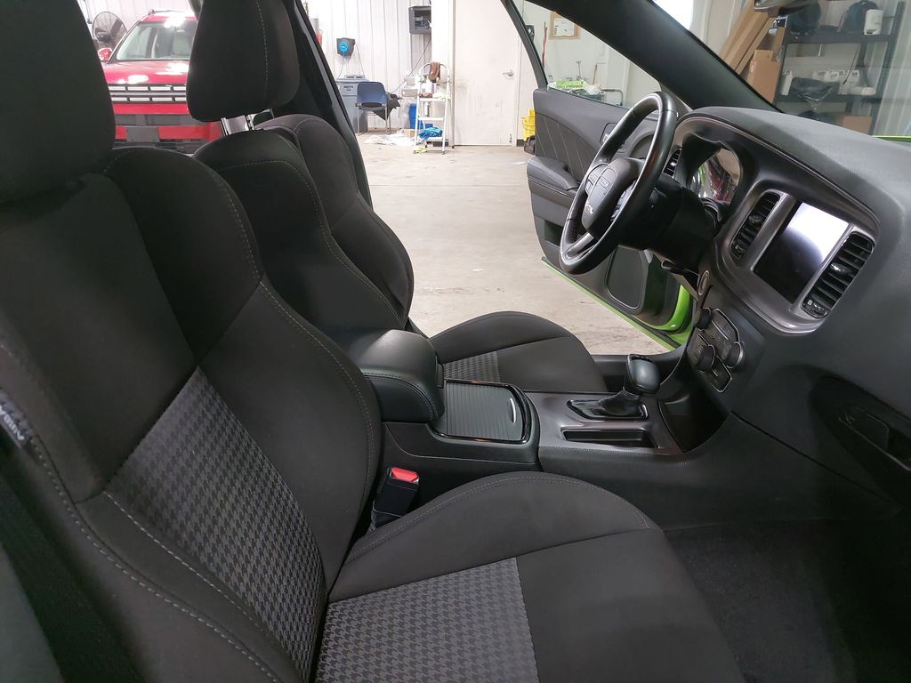 2023 DODGE CHARGER - Image 10