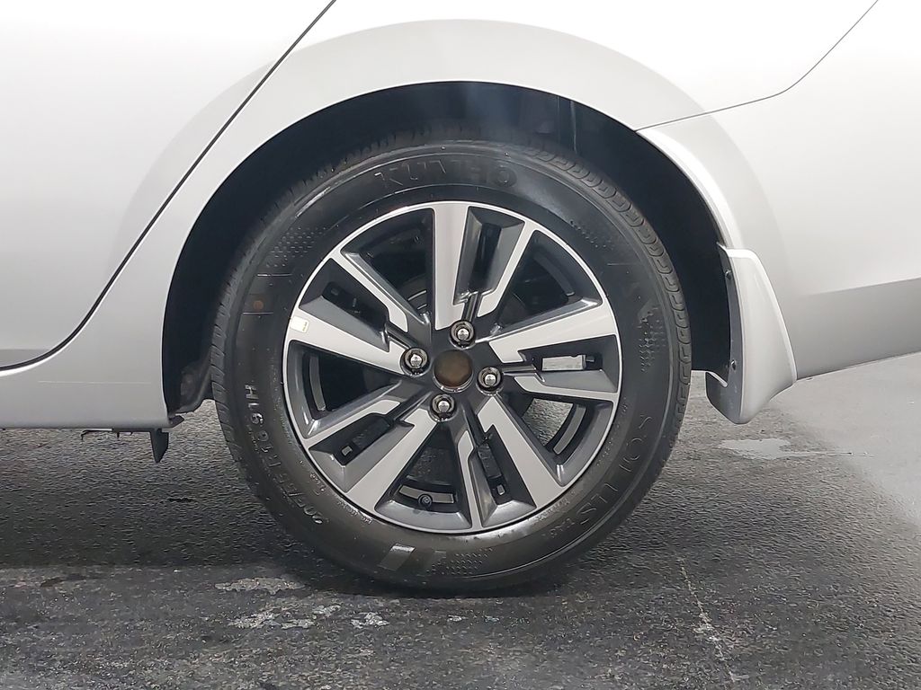 2025 Nissan Versa Sedan SV - Photo 32