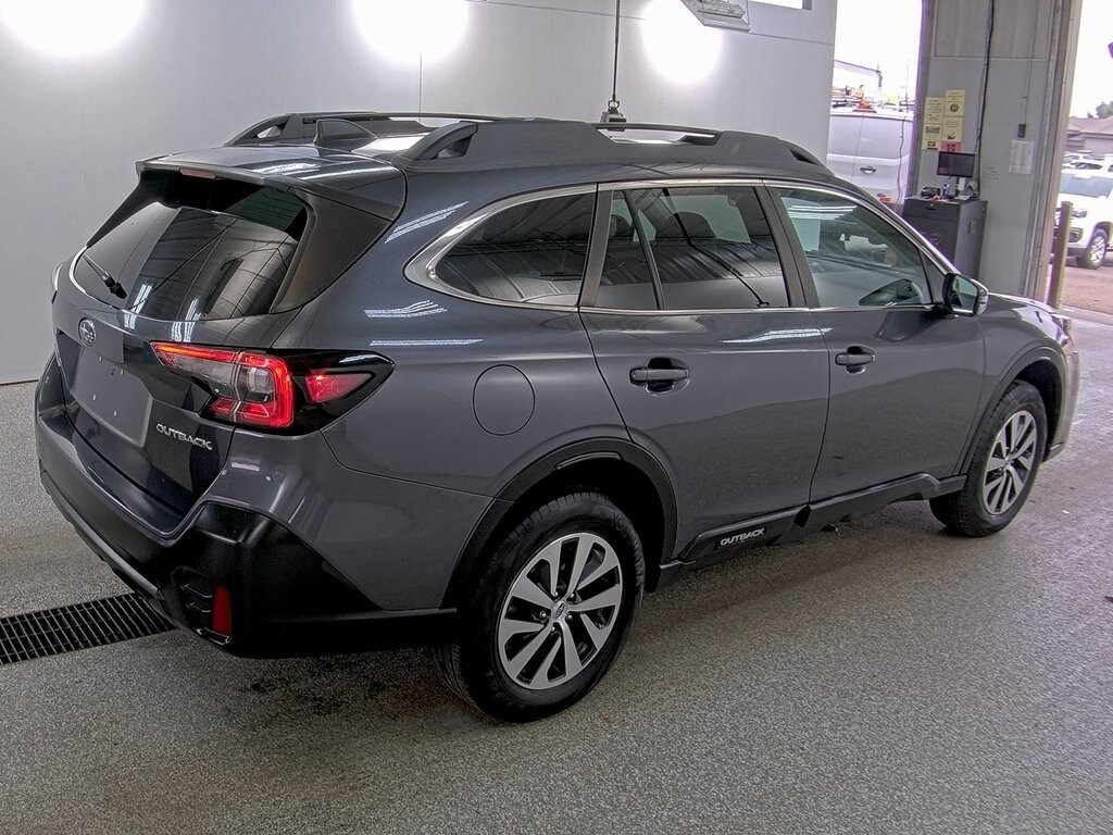 2022 Subaru Outback Premium photo 3