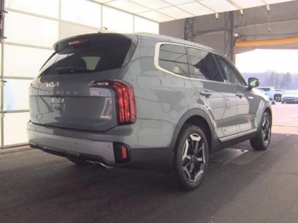 Used 2024 Kia Telluride S SUV