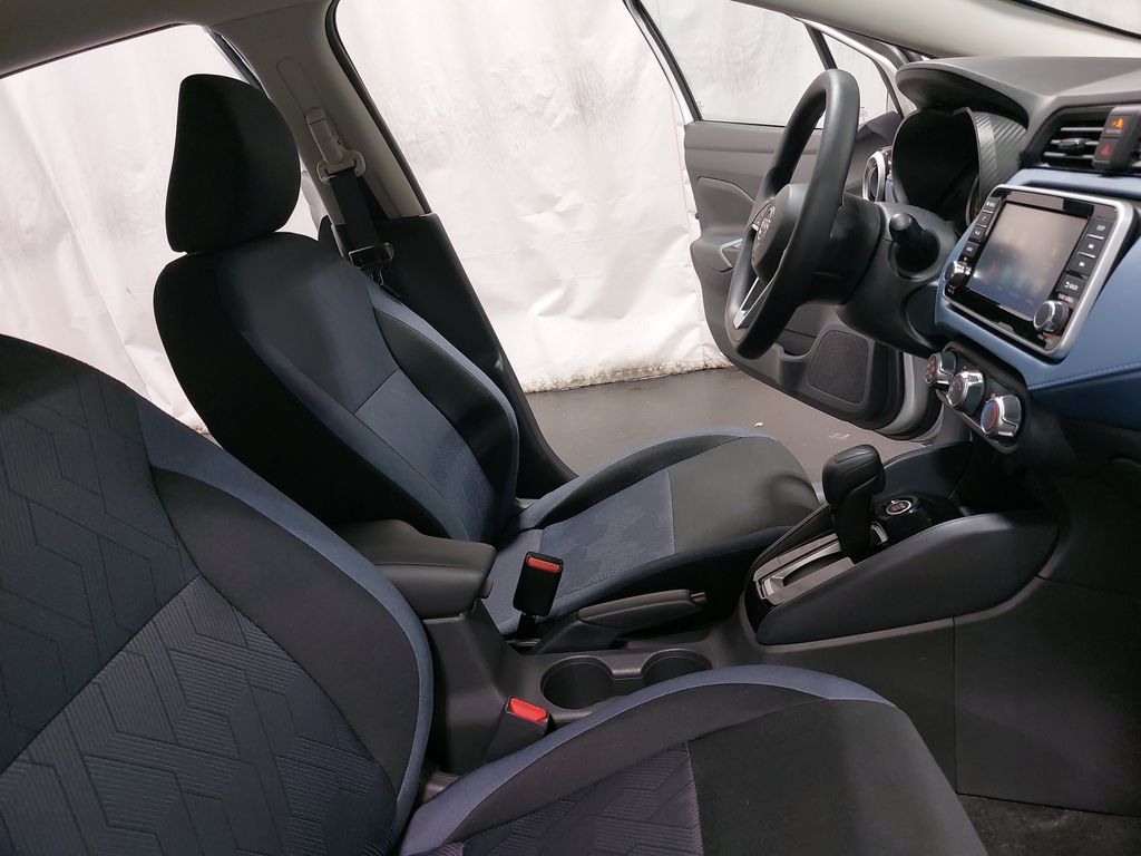 2025 Nissan Versa Sedan SV - Photo 10