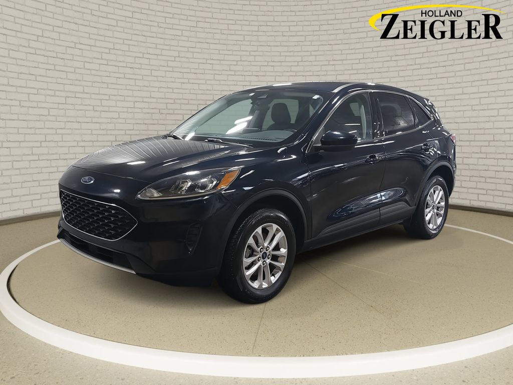 2021 Ford Escape SE's photo