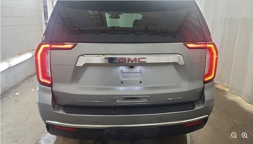 2024 Gmc Yukon SLT photo 3