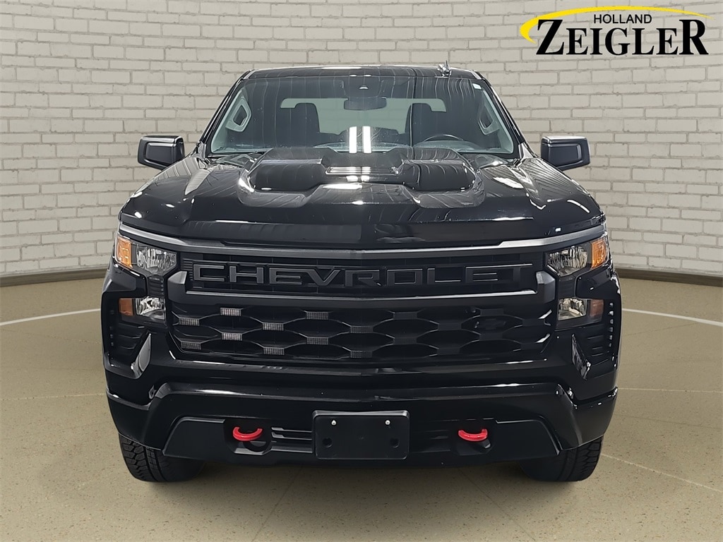 Used 2023 Chevrolet Silverado 1500 Custom Trail Boss with VIN 3GCUDCED6PG332209 for sale in Holland, MI