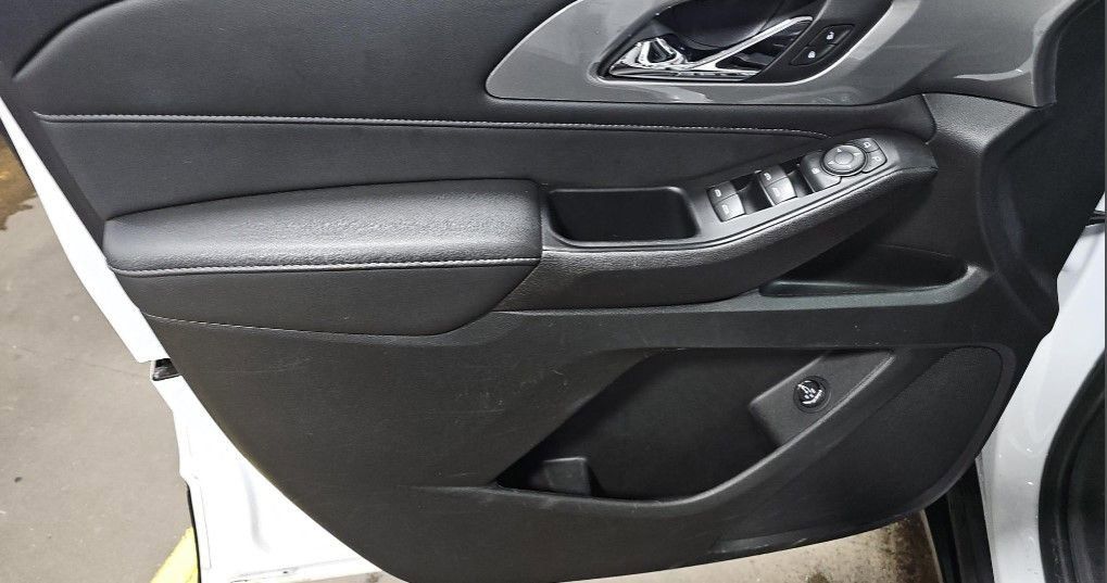 2023 CHEVROLET TRAVERSE - Image 12