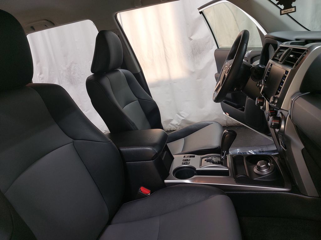 2021 TOYOTA 4RUNNER - Image 10