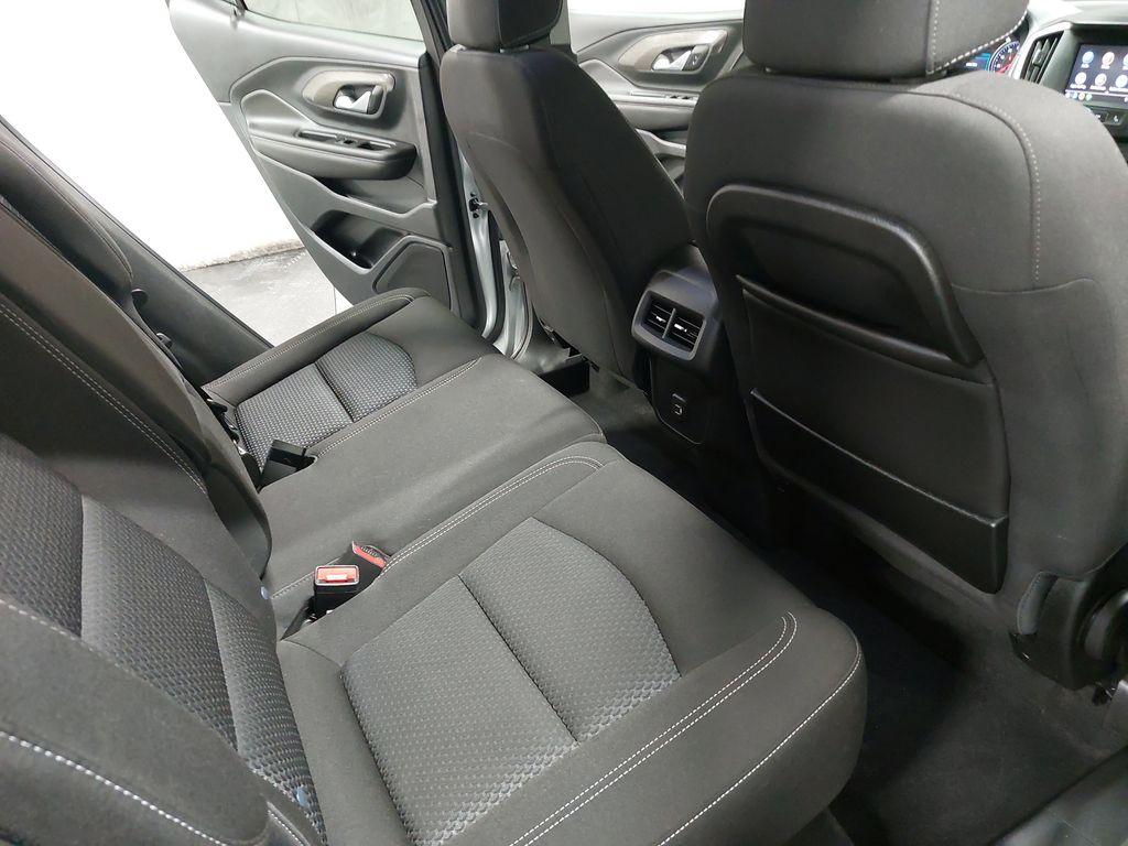 2022 GMC TERRAIN - Image 11