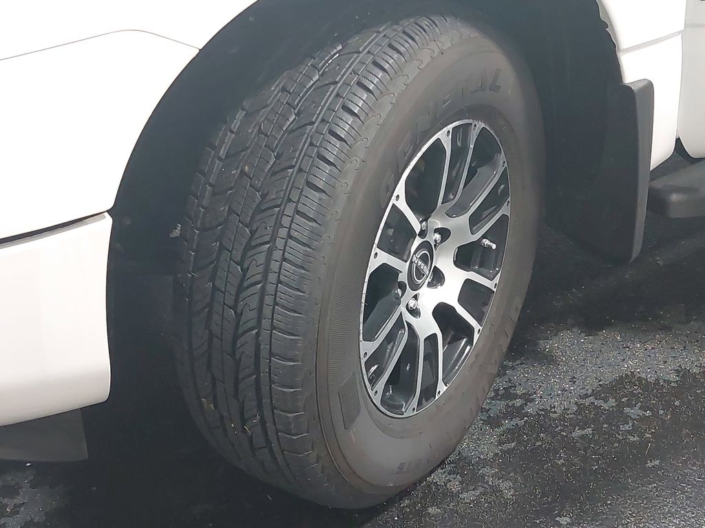 2024 NISSAN TITAN - Image 32