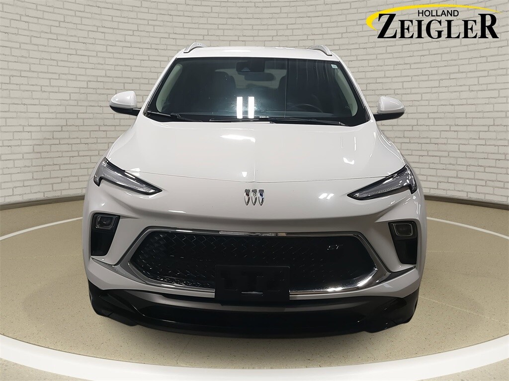 2024 Buick Encore GX Sport Touring photo 2