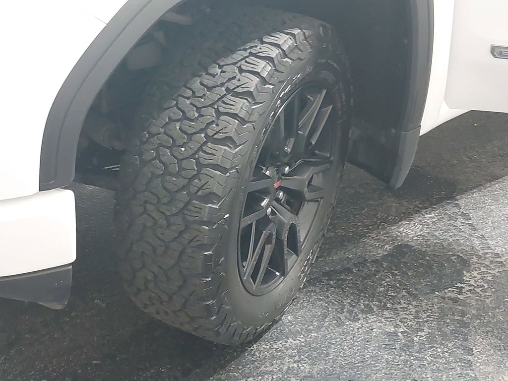 2022 GMC SIERRA - Image 32