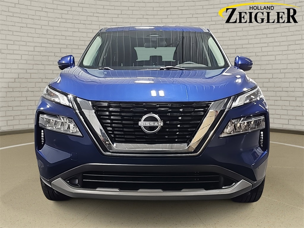 Used 2022 Nissan Rogue SV with VIN 5N1BT3BB5NC696405 for sale in Holland, MI