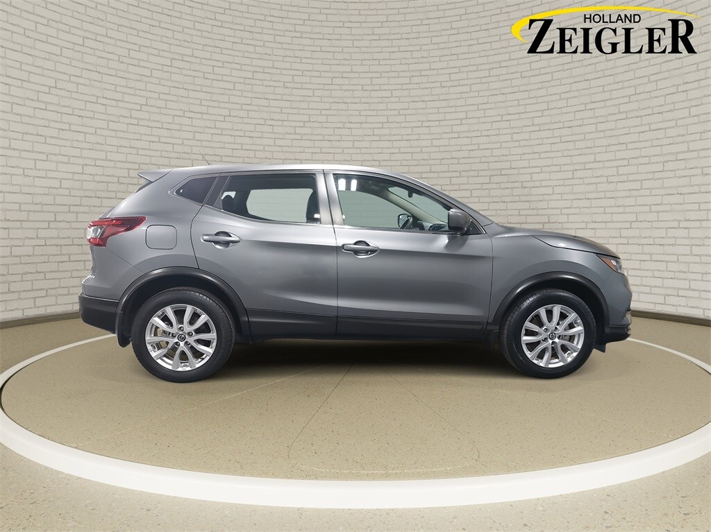 2022 Nissan Rogue Sport S photo 4