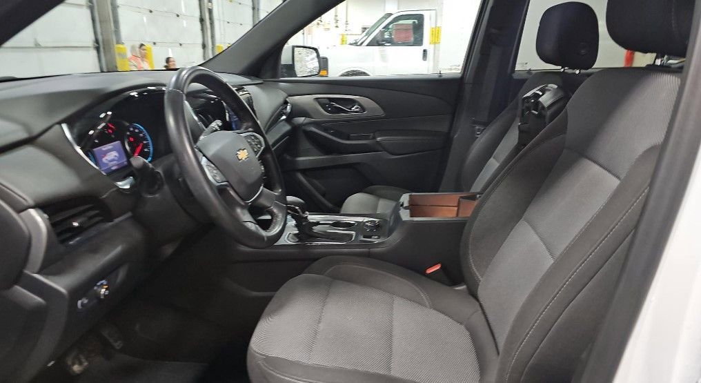 2023 CHEVROLET TRAVERSE - Image 10