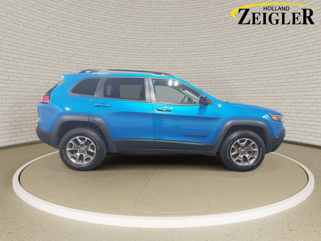 Used 2023 Jeep Cherokee Trailhawk SUV