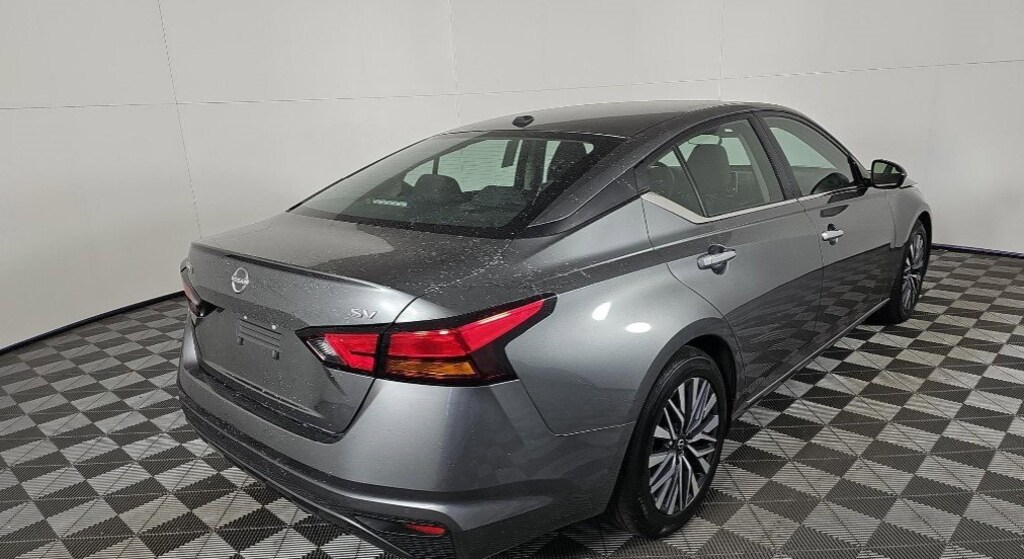 Used 2023 Nissan Altima 2.5 SV Sedan