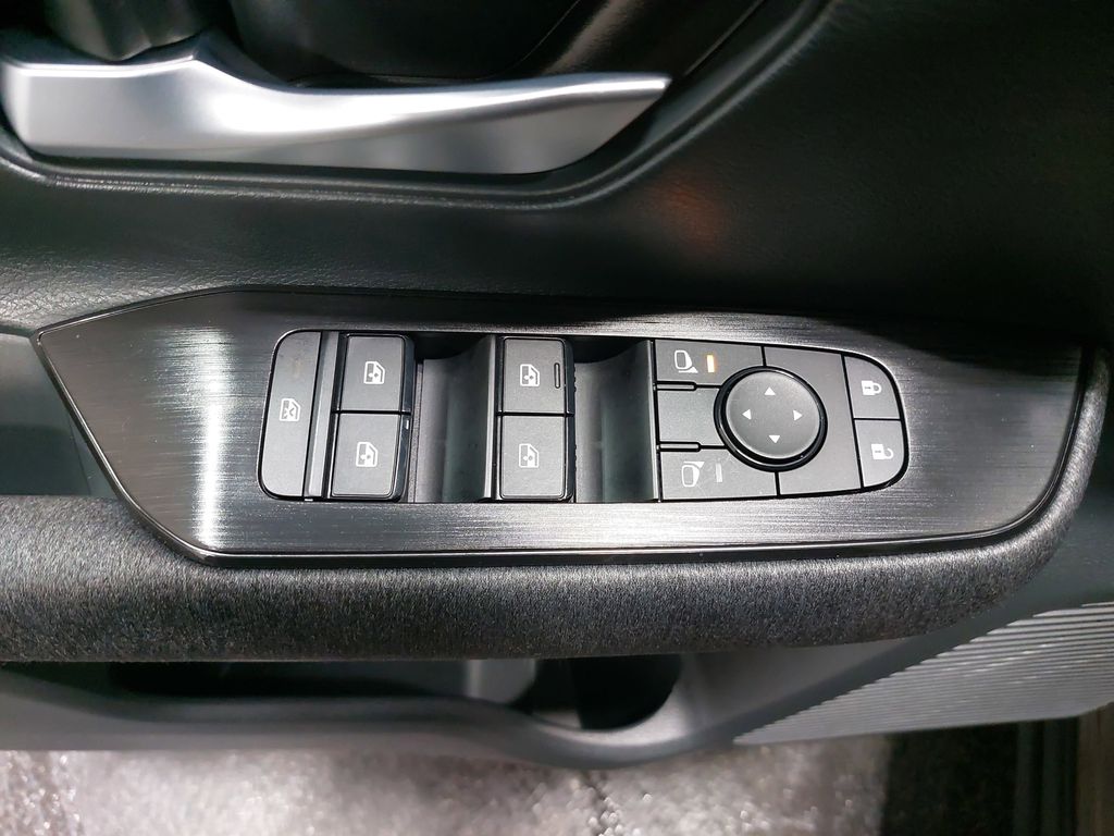 2025 NISSAN KICKS MPV - Image 27