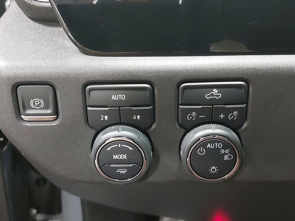 2023 CHEVROLET SILVERADO - Image 27