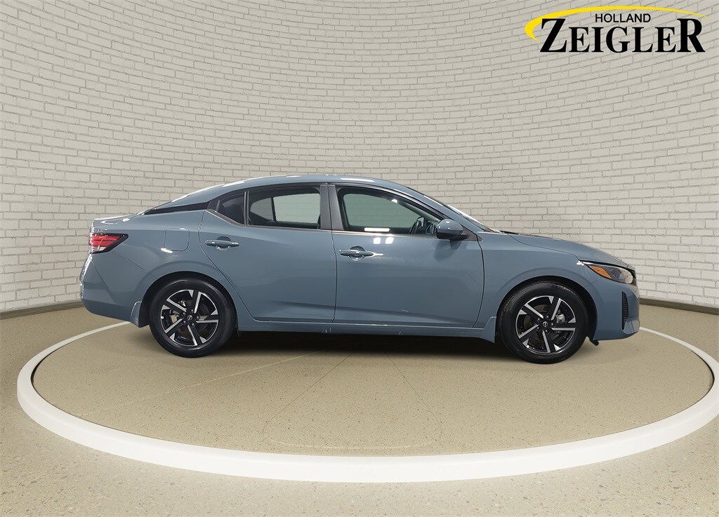 2025 Nissan Sentra SV photo 4