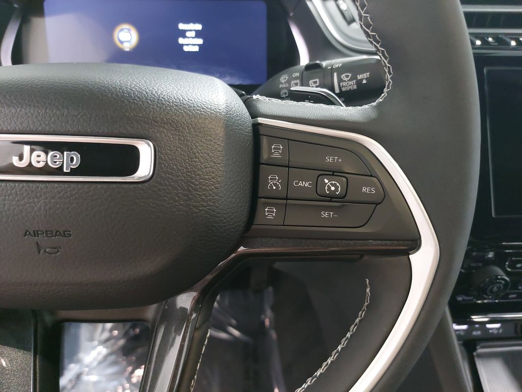 2023 JEEP GRAND CHEROKEE - Image 18