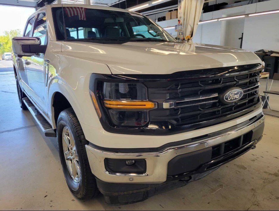 2024 Ford F-150 XLT photo 2