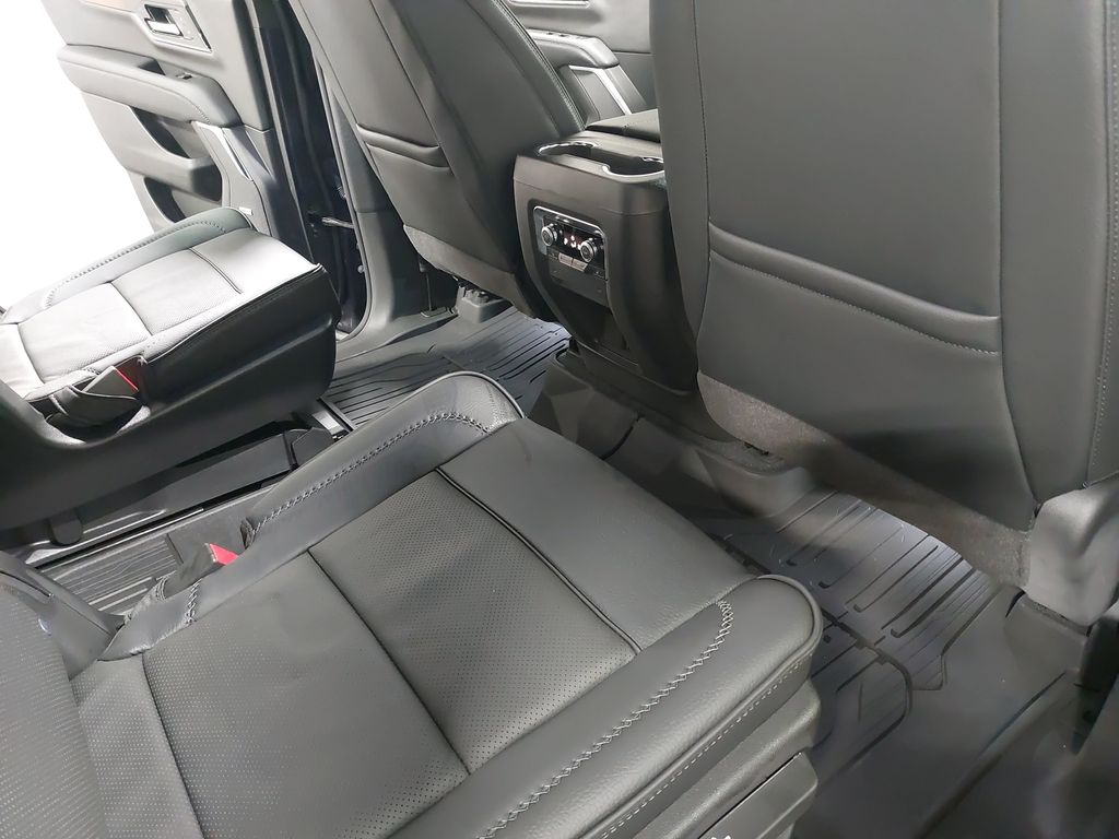2026 GMC Yukon Denali - Photo 11