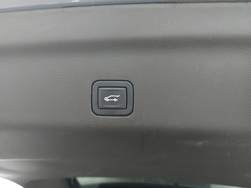 2024 GMC YUKON - Image 15