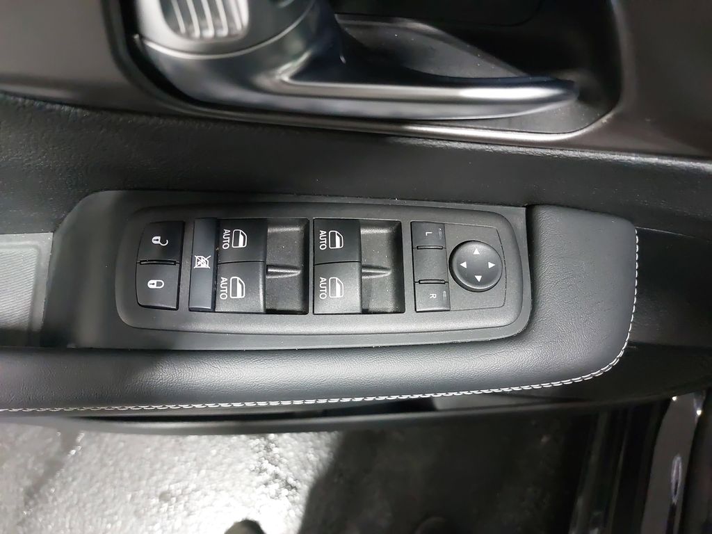 2025 CHRYSLER PACIFICA - Image 30