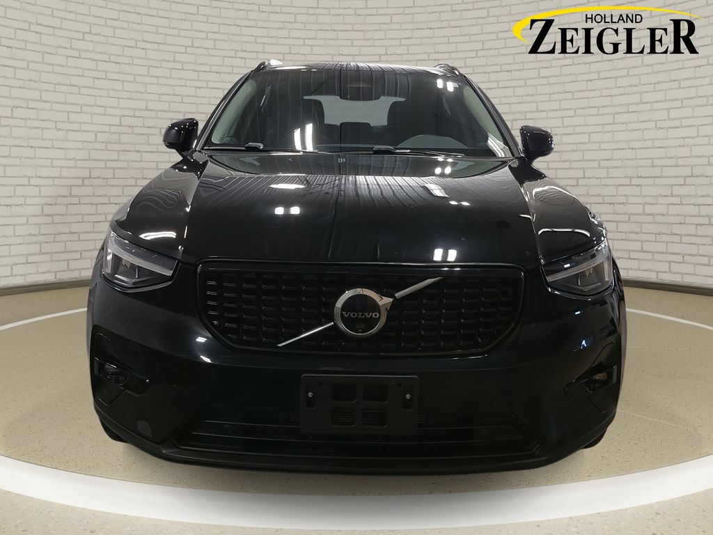 2024 VOLVO XC40 - Image 2