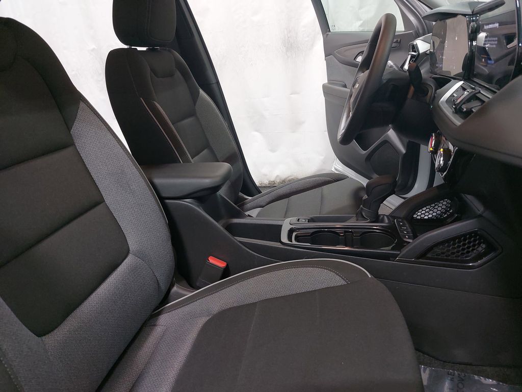 2025 CHEVROLET TRAILBLAZER - Image 10