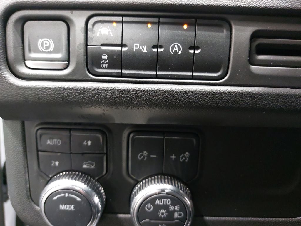 2024 GMC YUKON XL - Image 27