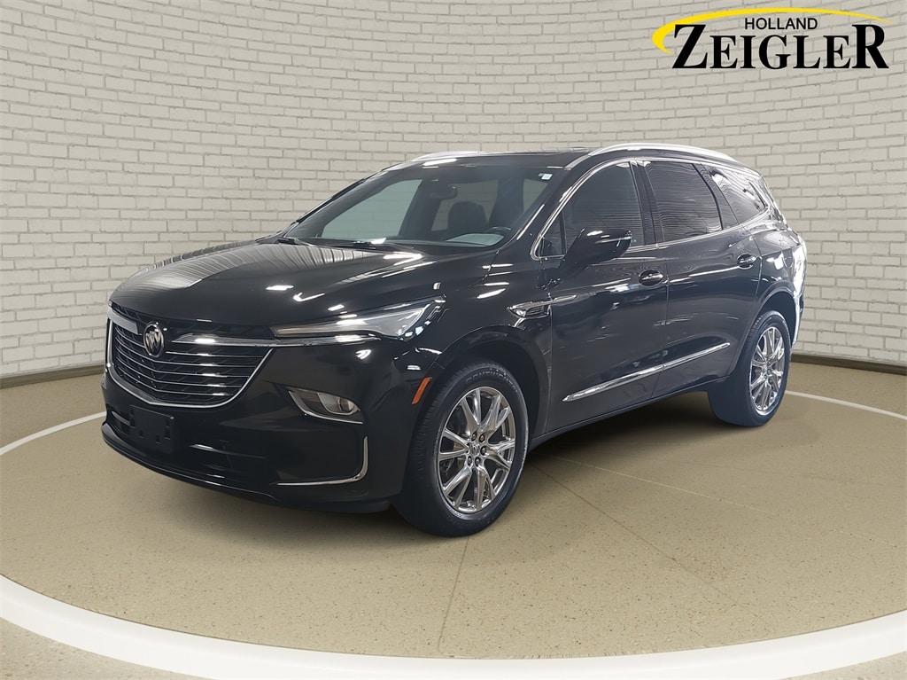 2023 Buick Enclave Essence's photo