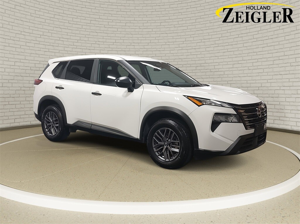 2024 Nissan Rogue S photo 3