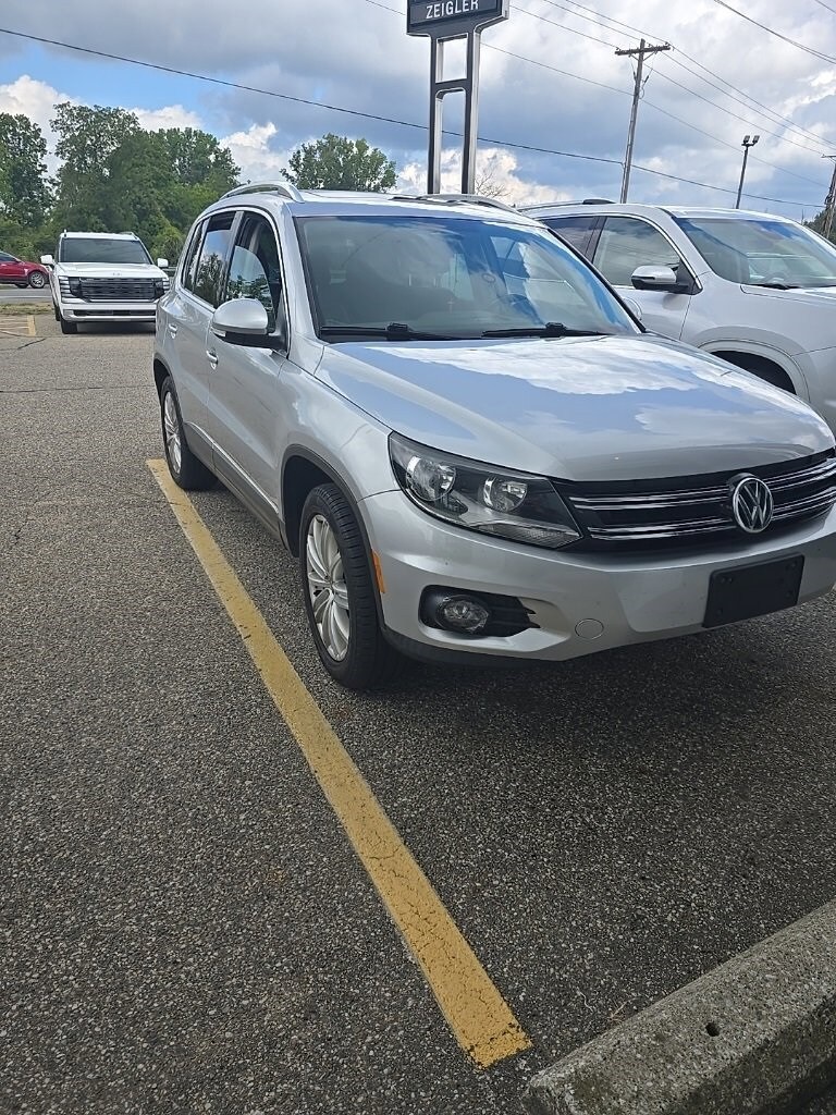 2015 Volkswagen Tiguan SEL photo 3