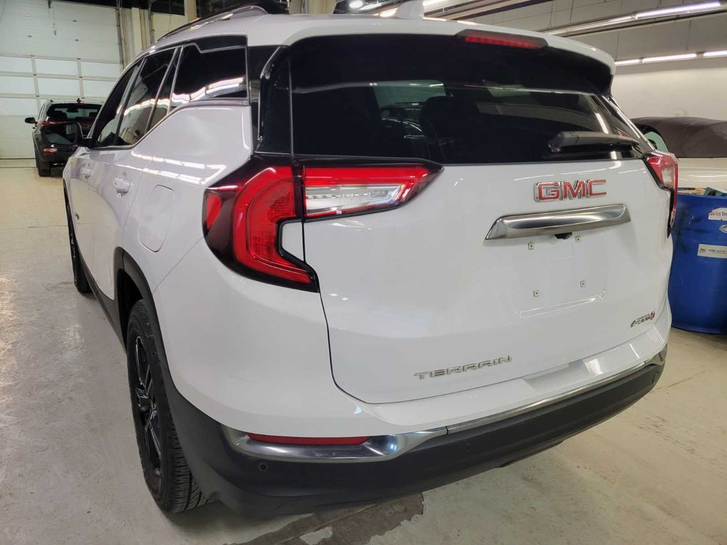 2022 GMC TERRAIN - Image 6