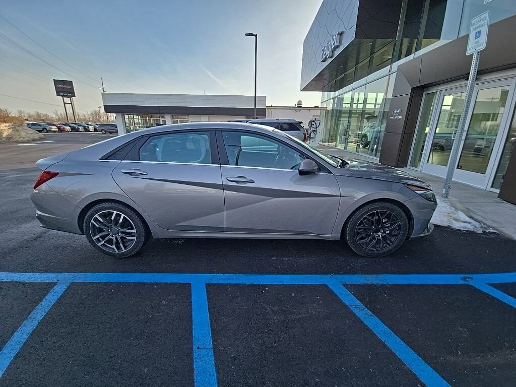Used 2023 Hyundai Elantra Limited Sedan