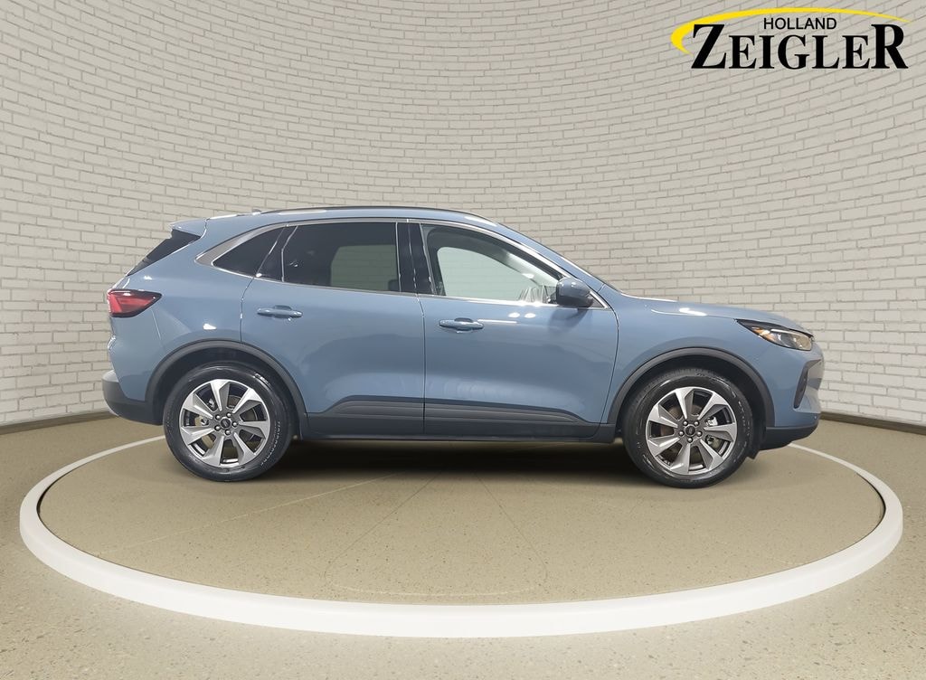 Used 2025 Ford Escape Platinum SUV