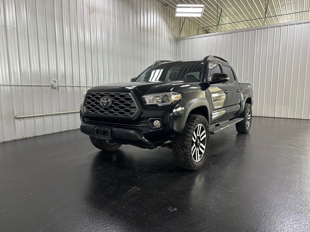 Used 2020 Toyota Tacoma TRD Off Road with VIN 3TMCZ5AN5LM366533 for sale in Holland, MI