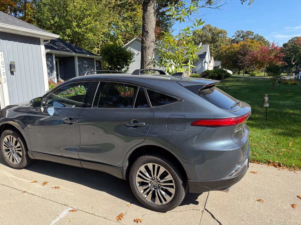 Used 2023 Toyota Venza XLE SUV